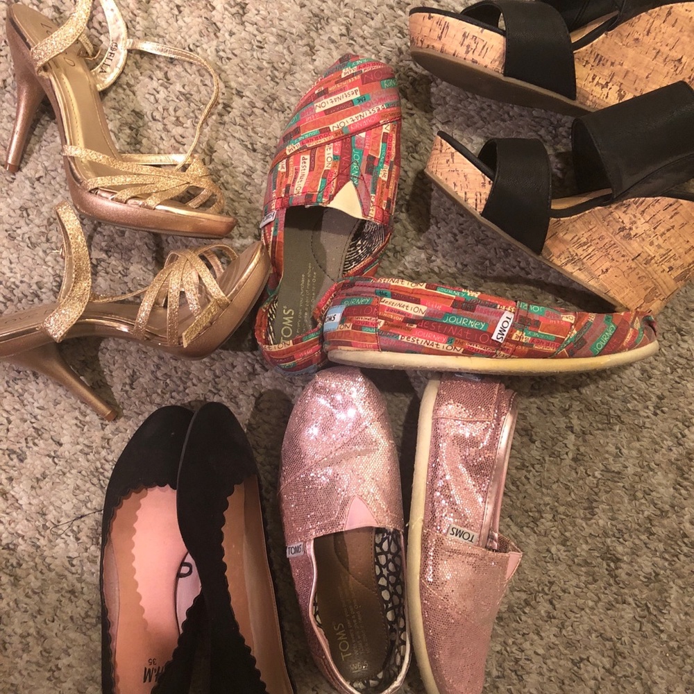 5 Pairs of Shoes LOT - TOMS & More